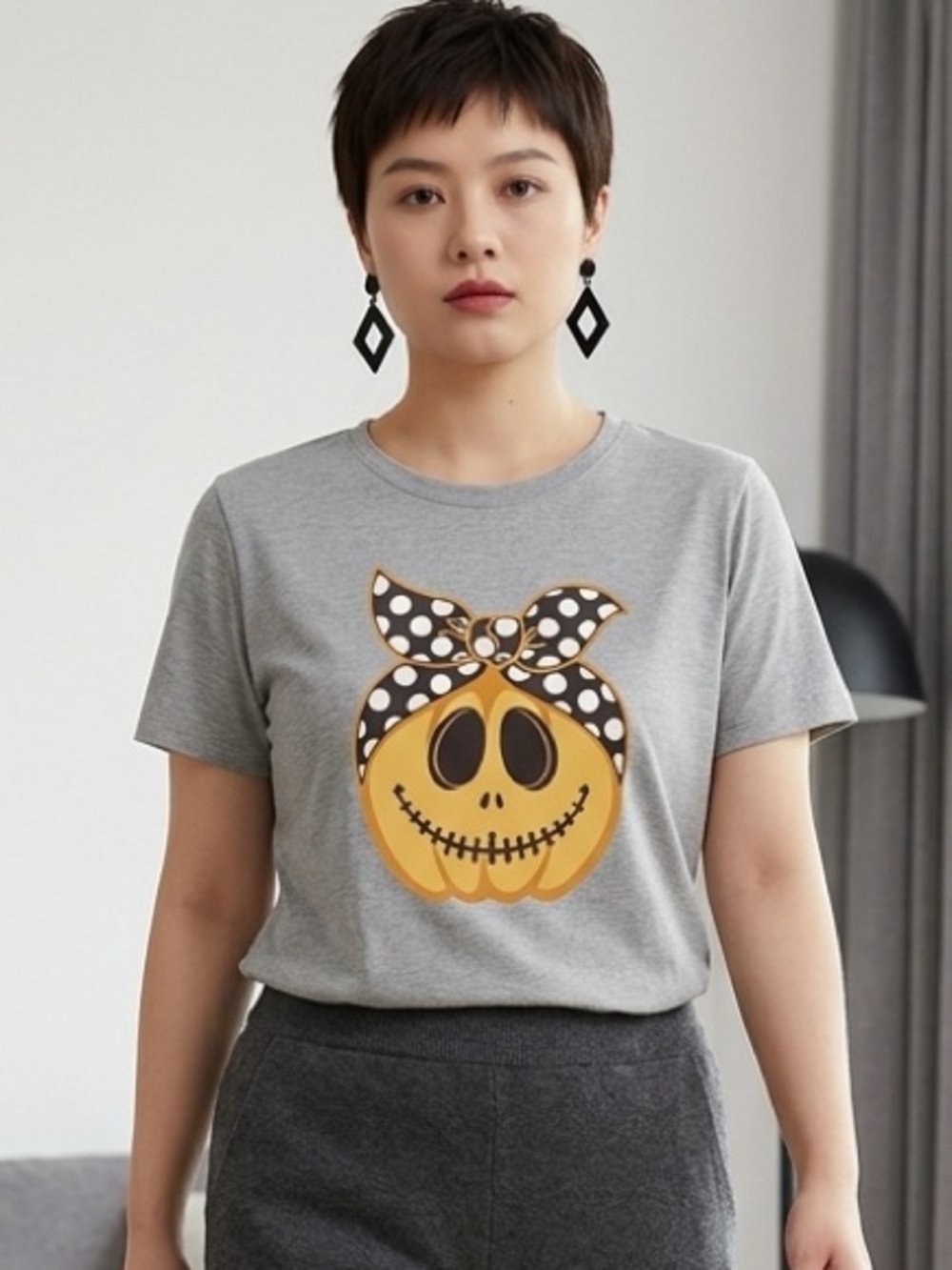 NWT Women’s Short Sleeve Graphic Tee Halloween Smiley Face - Size 2XL